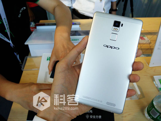 2499元起，全金属OPPO R7和R7 Plus上手