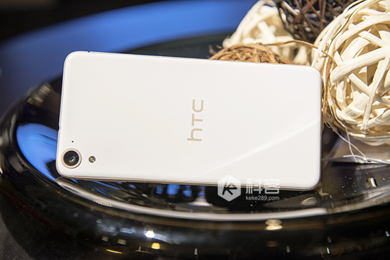 双1300万镜头 自拍更强悍，HTC D826w图赏