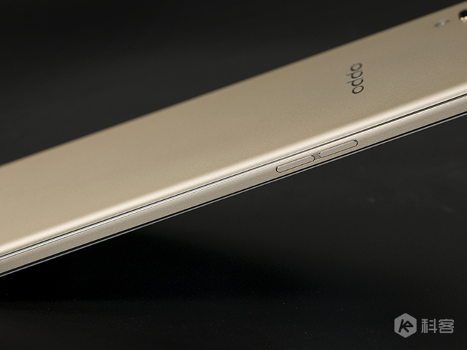 长续航配搭闪充的完美结合：OPPO R7s评测