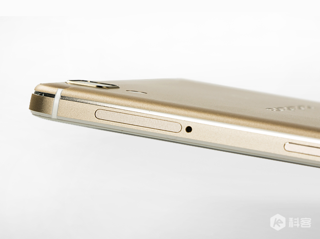 长续航配搭闪充的完美结合：OPPO R7s评测