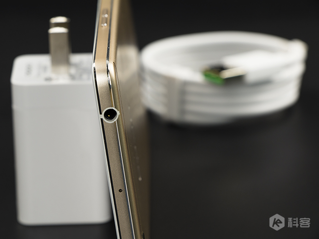 长续航配搭闪充的完美结合：OPPO R7s评测