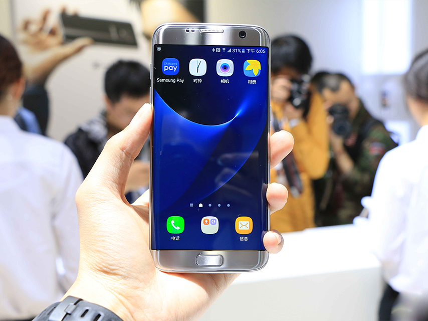 主推Galaxy S7 edge？三星或许早就该这样做