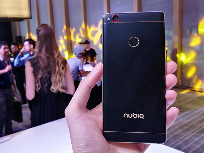 黑得漂亮 无边框nubia Z11黑金版登场