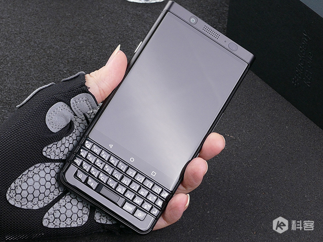 黑莓KEYone开箱点评：如清流般存在的情怀全键盘手机能行吗？