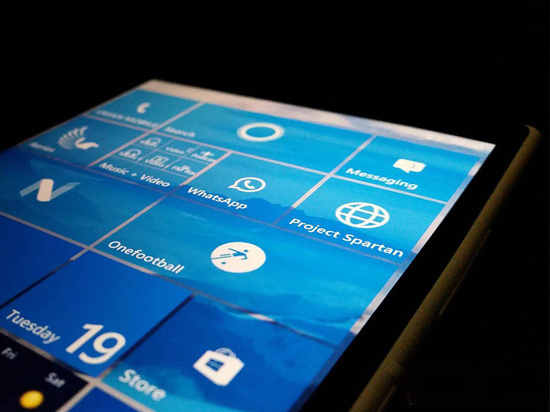 微软也来参脚折叠屏领域 明年或推出传闻已久Surface Phone？