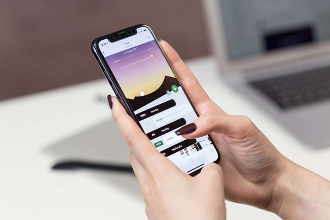 跟刘海屏说再见 2020年新iPhone要改用屏幕指纹？