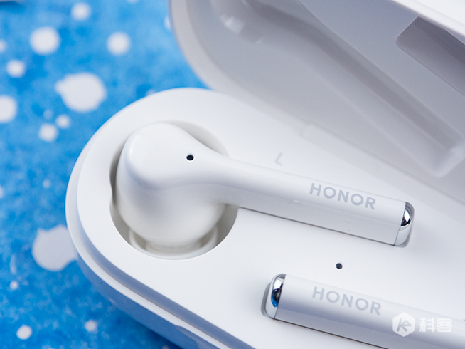 降噪媲美AirPods Pro，价钱不到一半！荣耀FlyPods 3评测