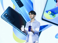 荣耀Play4系列5G手机发布：1799元起，首发红外测温