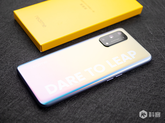 realme X7 Pro上手体验：轻薄65W闪充 2199元起够香吗？