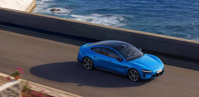 雷军直播谈新一代SU7，真涨价但“炸裂”