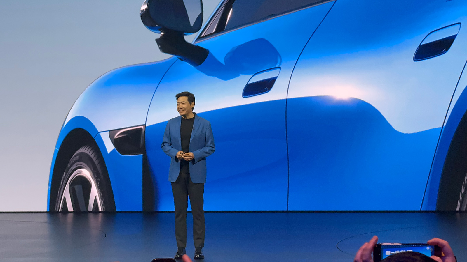 小米新一代SU7 34分钟锁单超1.5万台，雷军公布600亿投资计划