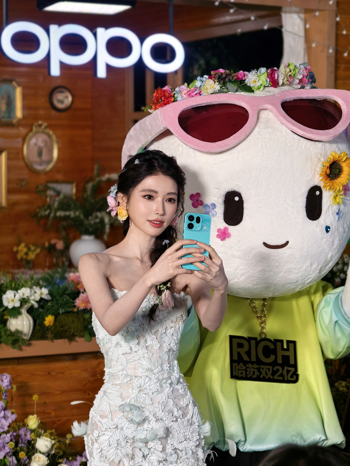 OPPO Find X9 Ultra上市销量名列前茅，更贵的超大杯值吗？