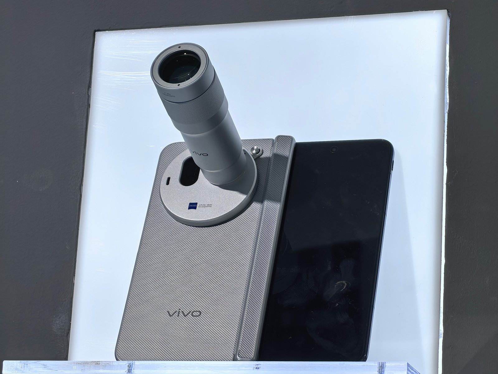 今年最便宜大折叠！vivo X Fold6发布：蔡司小微单+PC级多任务